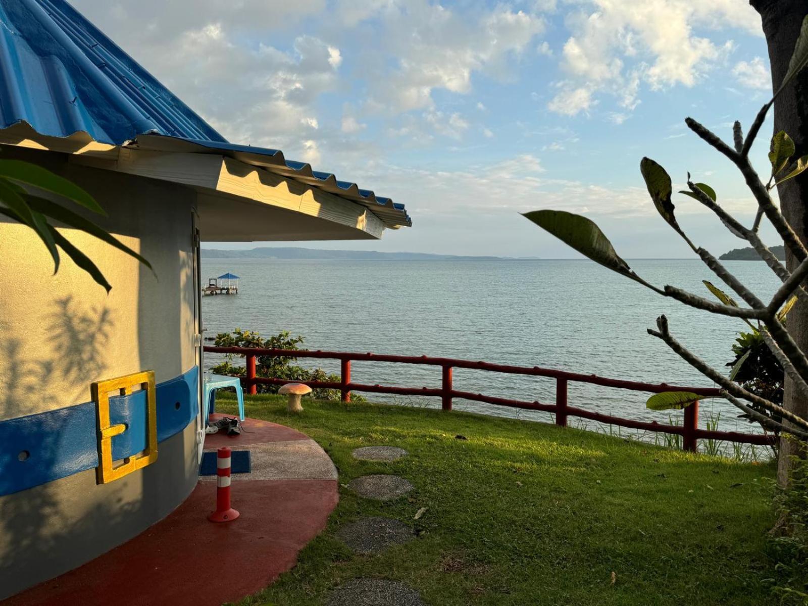 Resort Buri Hut Natural