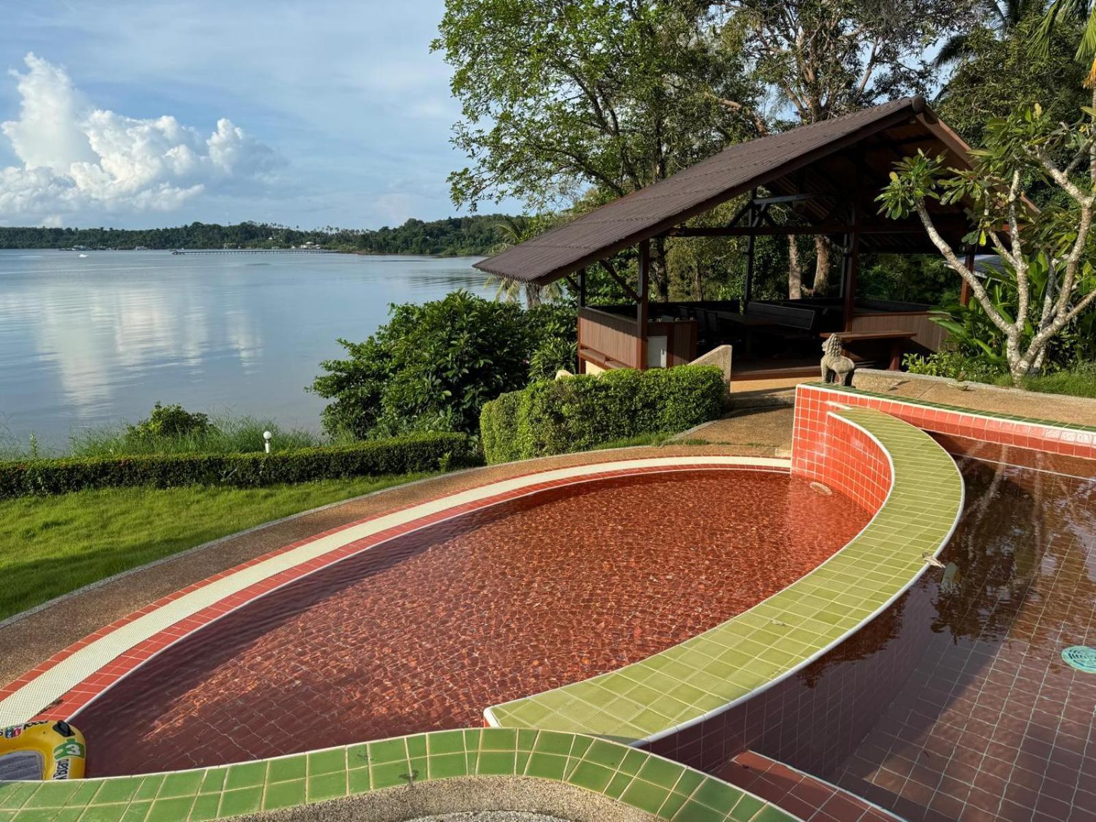 Resort Buri Hut Natural 3*
